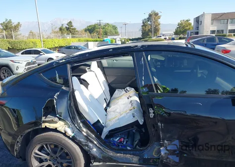 2025 Tesla Model Y Long Range Dual Motor All-Wheel Drive from USA, damaged, VIN 7SAYGDED3SF231189